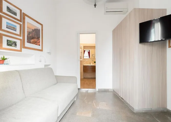 Manfredi House San Pietro Guest house 4*