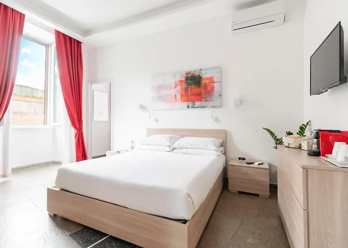 בית הארחה Manfredi House San Pietro 4*